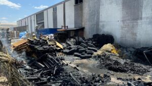 - Dumandan etkilenen 3 işçi hastaneye kaldırıldı