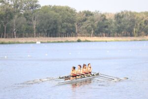 EDİRNE (AA) – Meriç Nehri'nde düzenlenen Gençler Türkiye Kürek Kupası