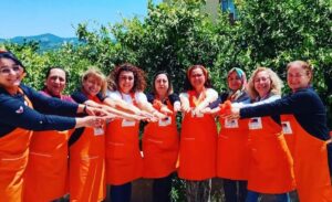 İSTANBUL (AA) – Migros Aile Kulüpleri'nde eğitimini tamamlayan Turuncu Eller