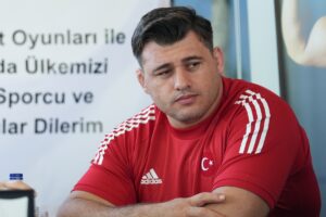 ANKARA (AA) – Milli güreşçi Rıza Kayaalp, rahatsızlığı nedeniyle kullandığı