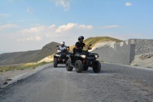 BİTLİS (AA) – Bitlis'in Tatvan ilçesinde Türkiye'nin en büyük krater