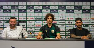 SAKARYA (AA) – Trendyol 1. Lig ekiplerinden Sakaryaspor, Fenerbahçe'den orta