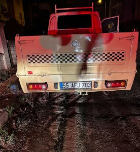 SAMSUN (AA) – Samsun'un Atakum ilçesinde tartıştığı kişiye ait pikabı