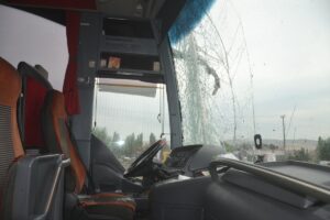 SİVAS (AA) – Sivas'ın Şarkışla ilçesinde refüjdeki aydınlatma direğine çarpan