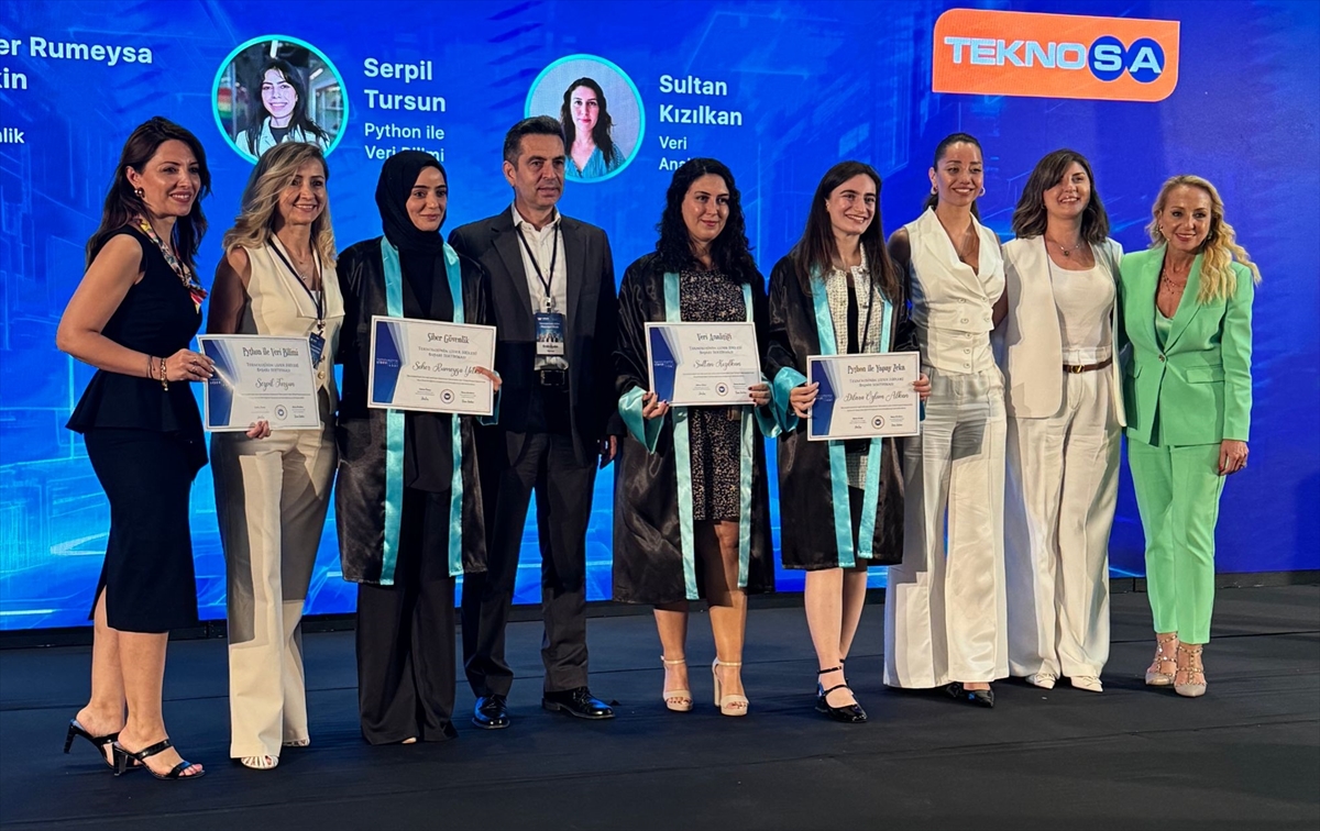 İSTANBUL (AA) – Teknosa, Teknolojide Kadın Derneği'nin (Wtech) yürüttüğü "Teknolojinin