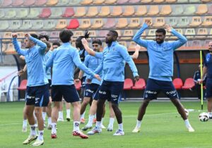 RUZOMBEROK (AA) – UEFA Avrupa Ligi 2. eleme turu ilk