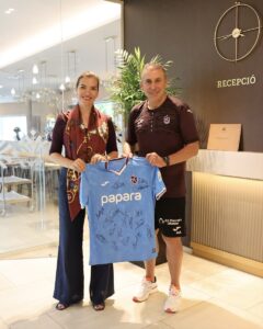 - Türkiye'nin Budapeşte Büyükelçisi Gülşen Karanis Ekşioğlu, kampı ziyaret ederek