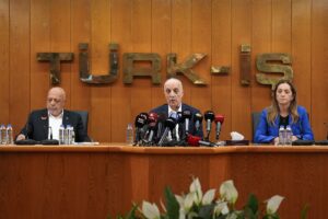 ANKARA (AA) – TÜRK-İŞ, HAK-İŞ ve DİSK "İnsan onuruna yaraşır