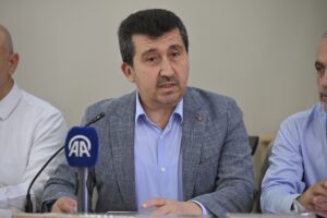 - Panelde edebiyat, müzik, resim ve sinema alanları başta olmak