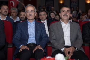 - "İlk etapta biz Sivas'tan Kars'a kadar olan mevcut demir