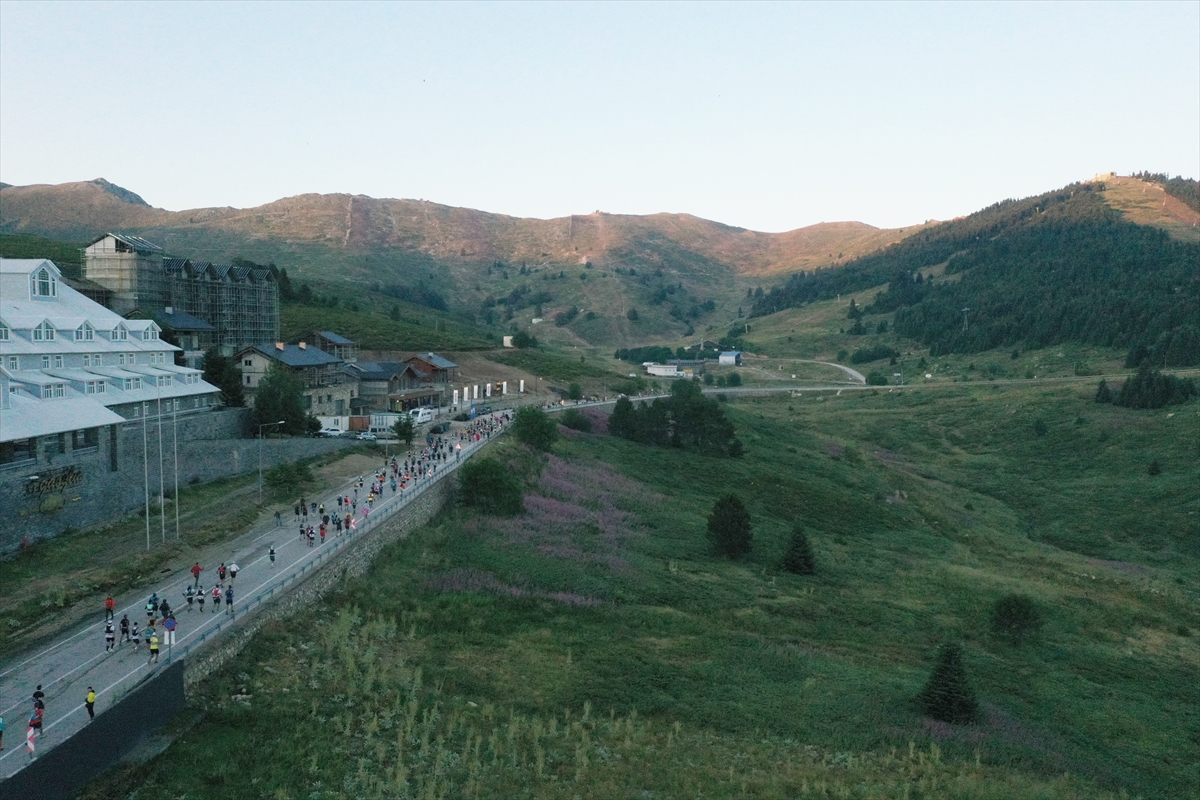 Uludağ Premium Ultra Trail, 35 ülkeden 2 bin 660 sporcunun katılımıyla başladı