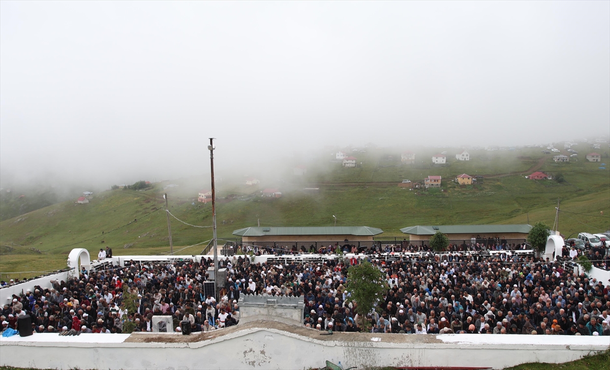 GÜMÜŞHANE (AA) – Gümüşhane-Trabzon sınırında yer alan bin 800 rakımlı