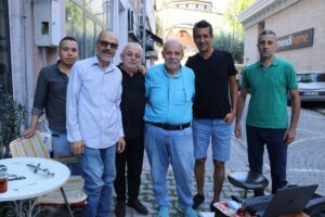 AMASYA (AA) – Amasya'da "Minik kuş" lakaplı bıçak satıcısı, her