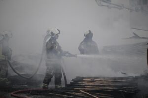 ANKARA (AA) – Ankara'da bitişik haldeki kereste ve polyester üretimi