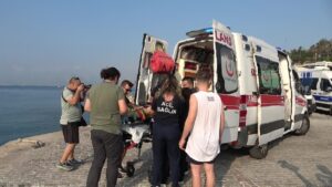 ANTALYA (AA) – Antalya'nın Muratpaşa ilçesinde falezlerden düşerek yaralanan kadın,