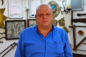 BOLU (AA) – Bolu'da antika tutkunu esnaf Cengiz Menteş, 30