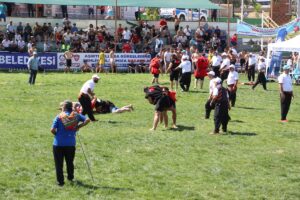 GAZİANTEP (AA) – Aşırtmalı Aba Güreşi Türkiye Şampiyonası, Gaziantep'te başladı.