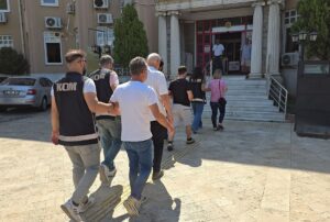 AYDIN (AA) – Aydın'ın Didim ilçesinde, hastalardan usulsüz para aldığı