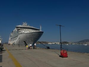 MUĞLA (AA) – Bahamalar bayraklı "Seabourn Encore" isimli kruvaziyer, Muğla'nın