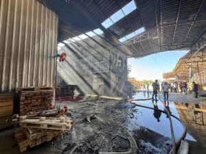 BURSA (AA) – Bursa'nın Nilüfer ilçesindeki kereste imalathanesinde çıkan yangın