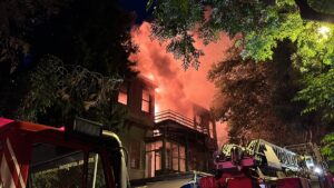 - Bölgeye Maltepe ve Kartal'dan takviye itfaiye ekipleri sevk edildi