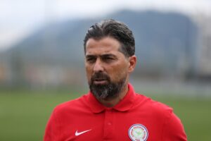 - "Sol stoper, orta saha ve bir kanat oyuncusu daha