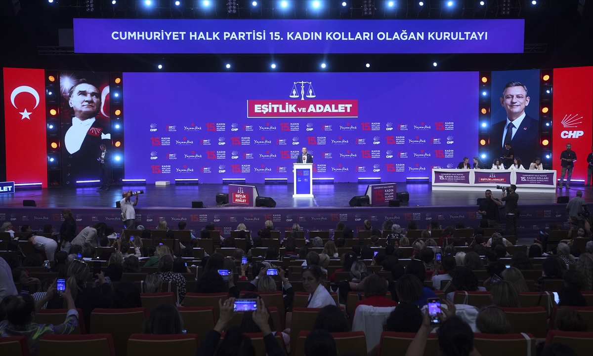 CHP Genel Başkanı Özel, 15. Olağan Kadın Kolları Kurultayında konuştu: