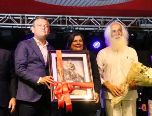 - "Bundan sonra herhangi bir fikir insanına, sanatçıya, yediğinden içtiğinden,