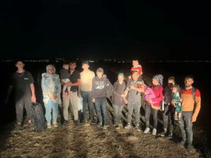 EDİRNE (AA) – Edirne'de yasa dışı yollarla yurda giren 24