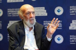 - "Batılı ülkeler, NATO ülkeleri, uluslararası hukuku kendi stratejik çıkarlarına