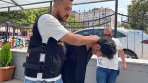 ESKİŞEHİR (AA) – Eskişehir'in Tepebaşı ilçesinde 1 kişinin silahla yaralanmasına