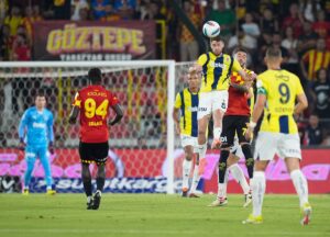 - Göztepe: 0 - Fenerbahçe: 2 (İlk yarı)
