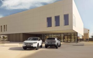 - Makyajlı HR-V e:HEV'in Elegance donanım versiyonu 1 milyon 690