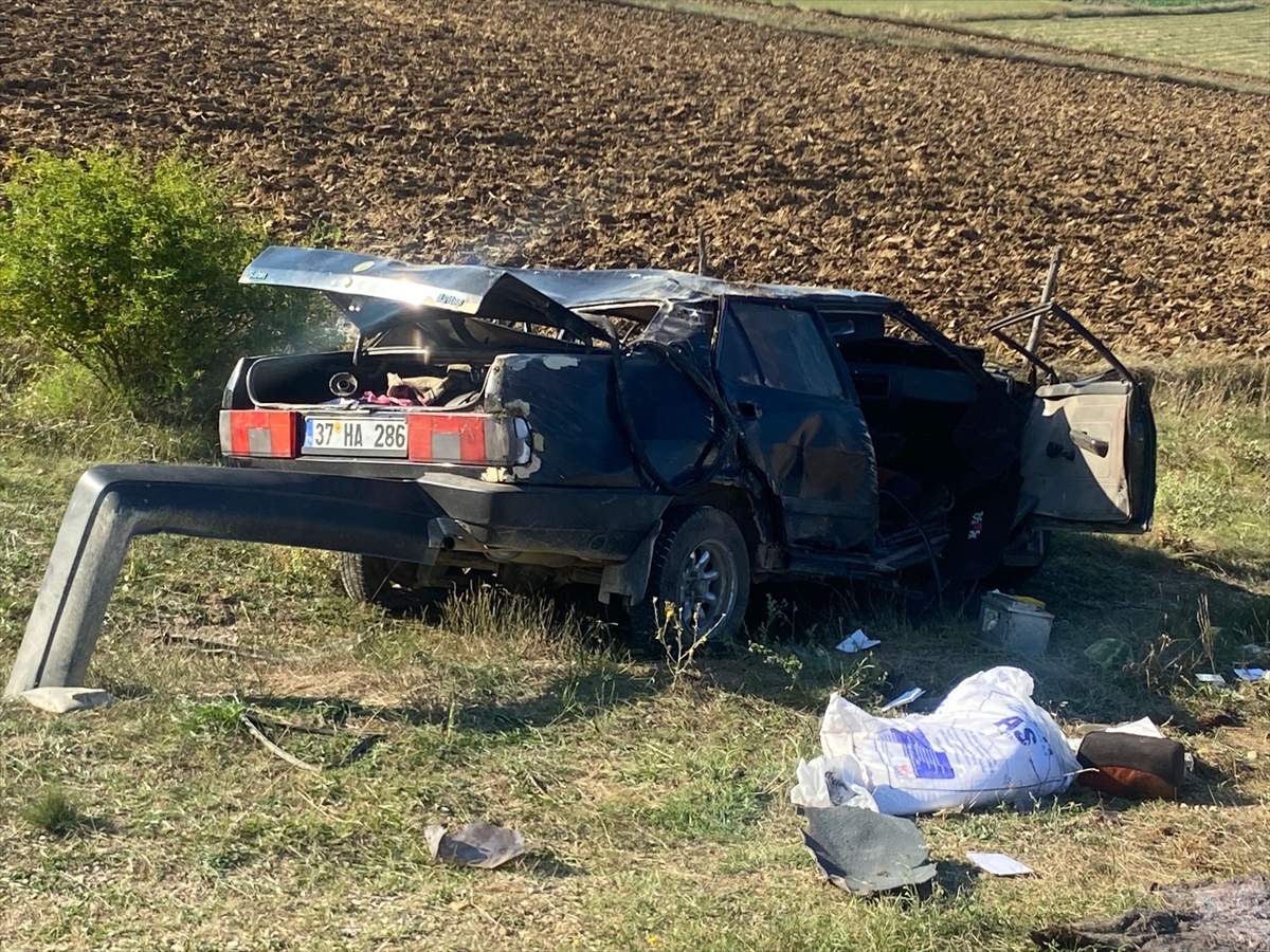 Kastamonu'da iki otomobilin çarpıştığı kazada 1 kişi öldü, 2 kişi yaralandı