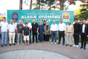 KAYSERİ (AA) – Türkiye'nin dört bir yanından gelen klasik otomobil