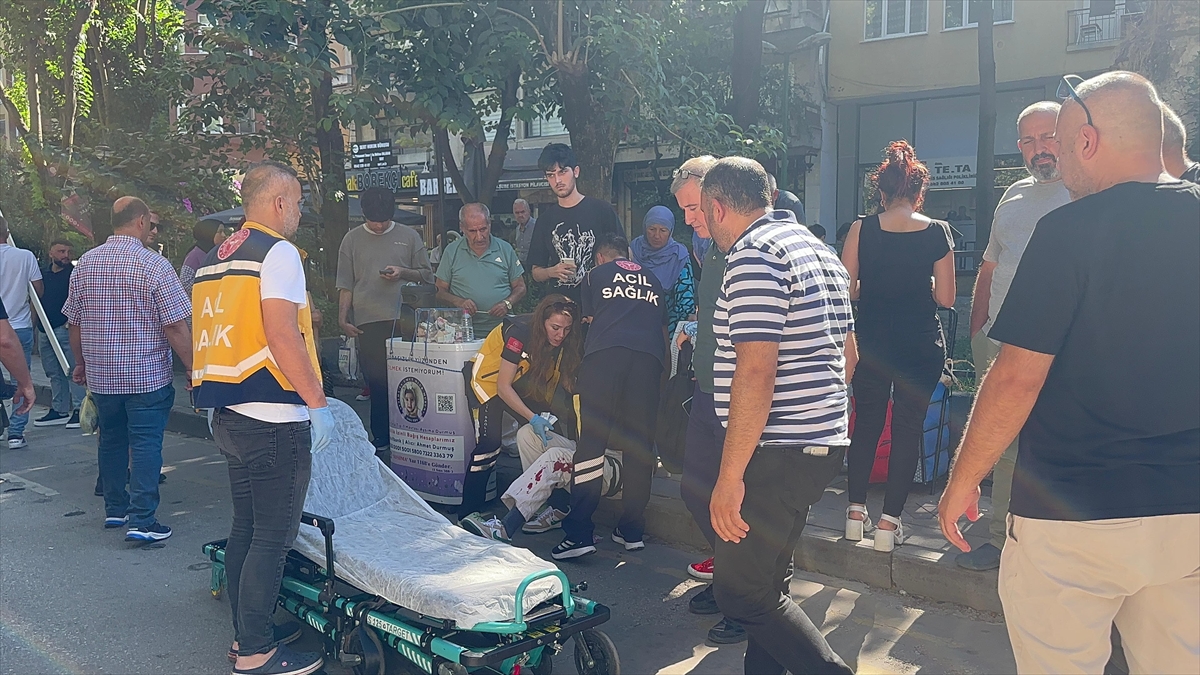 Kocaeli'de bıçaklı saldırıya uğrayan 4 kişi yaralandı