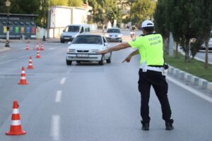 - Polis operasyonu ve trafik denetimlerinde şüpheli görülenlerin toksikoloji laboratuvarındaki