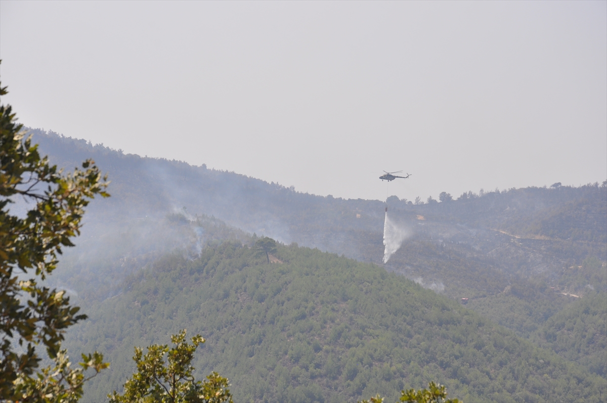 GÜNCELLEME – Manisa'daki orman yangınlarına müdahale sürüyor