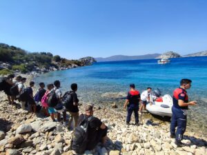 MUĞLA (AA) – Muğla'nın Marmaris ilçesindeki bir koyda, 13 düzensiz