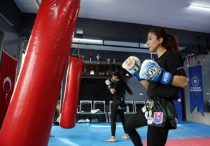 BİTLİS (AA) – ŞENER TOKTAŞ – Bitlis'te tanıştıkları muay thai