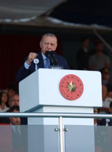 - "Anadolu'nun tapu senedi olan Ahlat'ta hem gençlerimizle kucaklaştık hem