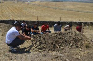 MUŞ (AA) – Muş'ta serinlemek için girdikleri Alparslan 1 Baraj