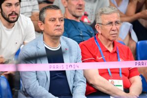 - Milli güreşçi Taha Akgül yarı finale yükseldi