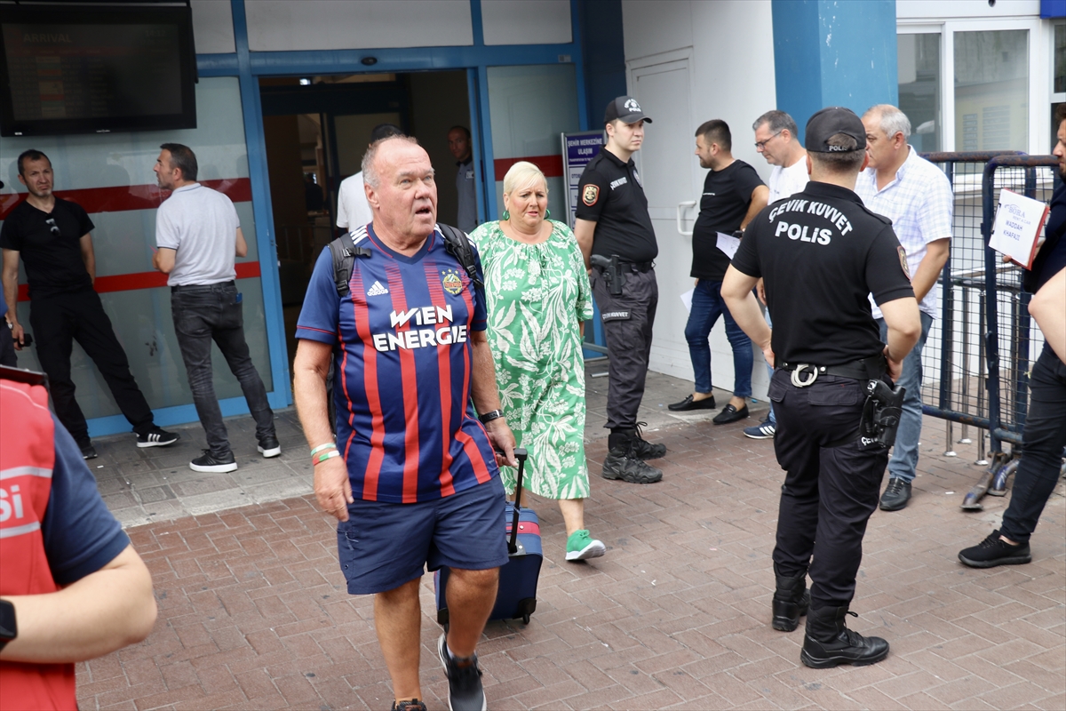 Rapid Wien kafilesi, Trabzon'a geldi