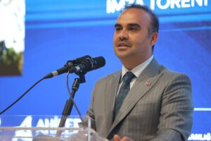 - "Otomotivden kimyaya, makineden çeliğe, beyaz eşyadan savunma ve havacılığa,