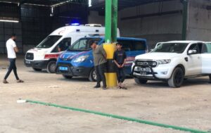 ŞANLIURFA (AA) – Şanlıurfa'nın Harran ilçesinde fabrikanın çatısından düşen yabancı