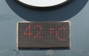 ŞANLIURFA (AA) – Şanlıurfa'da sıcak hava, hayatı olumsuz etkilemeye devam