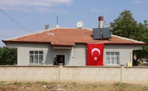 KIRŞEHİR (AA) – Pençe-Kilit Harekat bölgesinde, arama tarama faaliyeti sırasında