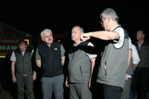 - "Burada temel amacımız şu anda yangının yayılımını durdurmak, yerleşim