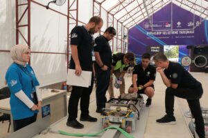 - "Türkiye inşallah ileride kendi süper hızlı trenlerini üretip dünyaya